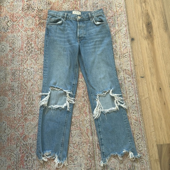 FREE PEOPLE ripped mid waist jeans - Picture 4 of 11